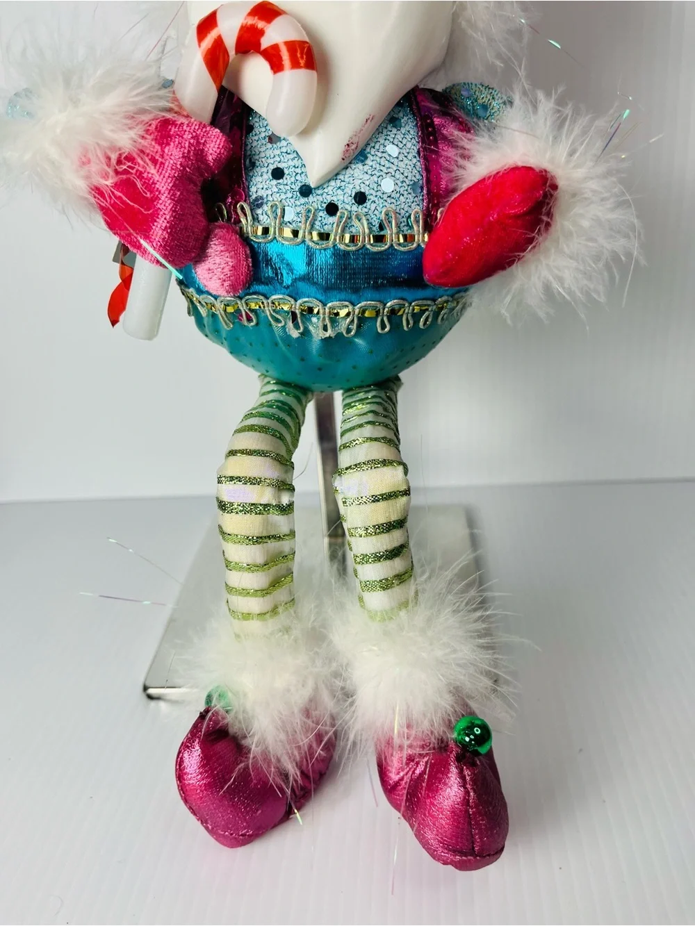 Mark Roberts Whimsical Santa dangling-leg Figurine